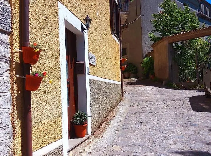 A\' Porta I Frustere